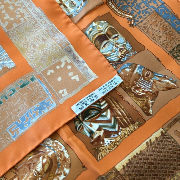 Hermès Pocket Square EUC🟧🟦🟧🟦 rolled 15.5x15.5 - Picture 3 of 5